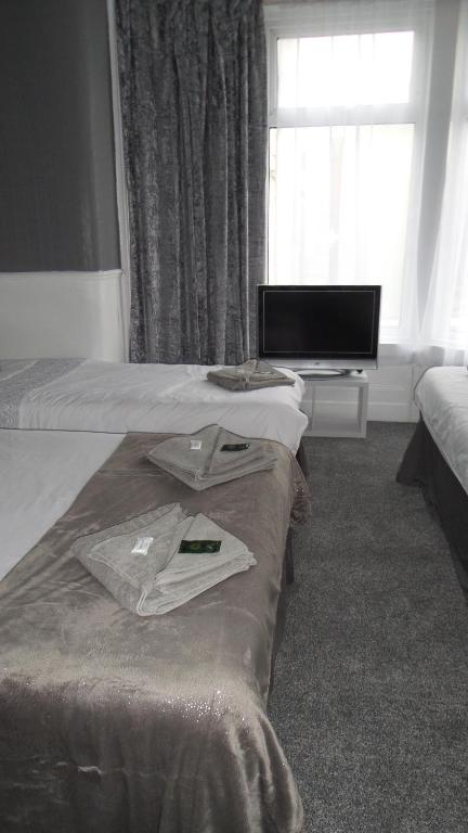 Iona Hotel room 4