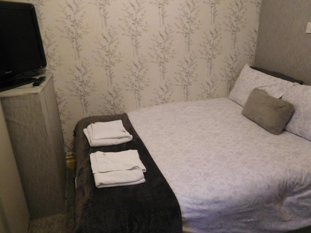 Iona Hotel room 5